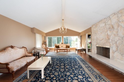 1181 Chartwell Drive, West Vancouver, BC - Indoor Photo Showing Other Room With Fireplace