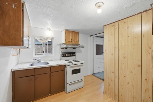 1016 18Th Avenue E, Vancouver, BC - Indoor Photo Showing Kitchen