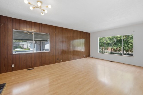 1016 18Th Avenue E, Vancouver, BC - Indoor