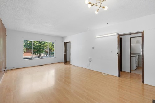 1016 18Th Avenue E, Vancouver, BC - Indoor