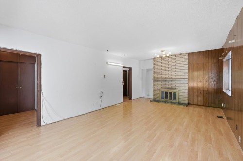 1016 18Th Avenue E, Vancouver, BC - Indoor With Fireplace