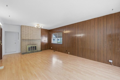 1016 18Th Avenue E, Vancouver, BC - Indoor With Fireplace