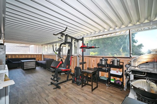 7531 Gilbert Road, Richmond, BC - Indoor Photo Showing Gym Room
