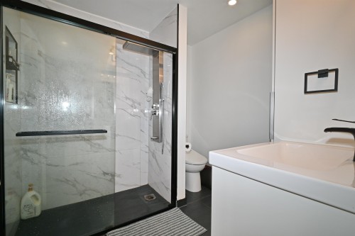 7531 Gilbert Road, Richmond, BC - Indoor Photo Showing Bathroom