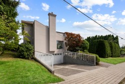 1620 Fell Avenue Burnaby, BC V5B 3Z5