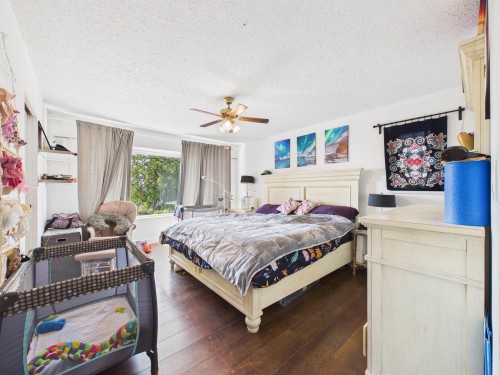 2575 Ashurst Avenue, Coquitlam, BC - Indoor Photo Showing Bedroom