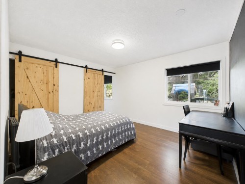 2575 Ashurst Avenue, Coquitlam, BC - Indoor Photo Showing Bedroom