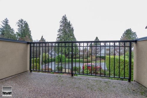 1969 Kings Avenue, West Vancouver, BC 