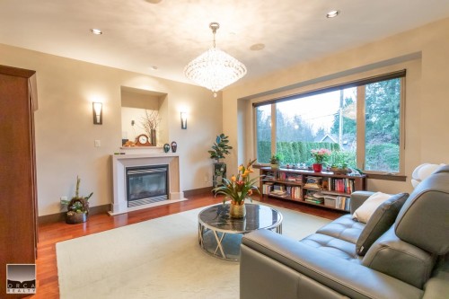 1969 Kings Avenue, West Vancouver, BC 