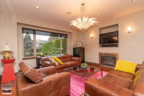 1969 Kings Avenue, West Vancouver, BC 