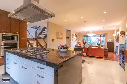 1969 Kings Avenue, West Vancouver, BC 