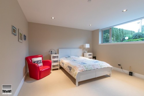 1969 Kings Avenue, West Vancouver, BC 