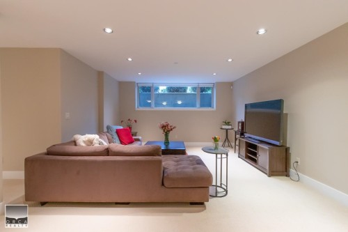 1969 Kings Avenue, West Vancouver, BC 