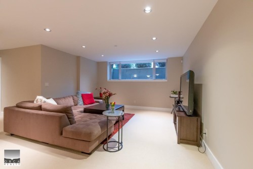 1969 Kings Avenue, West Vancouver, BC 
