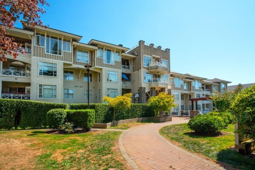 104-3625 Windcrest Drive  North Vancouver, BC V7G 2S6