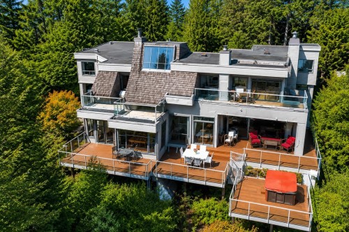 4750 Meadfeild Road  West Vancouver, BC V7W 2Y3