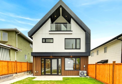 2-2741 7Th Avenue E, Vancouver, BC - Outdoor With Exterior