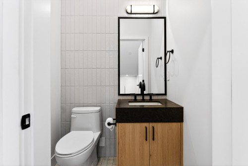 2-2741 7Th Avenue E, Vancouver, BC - Indoor Photo Showing Bathroom