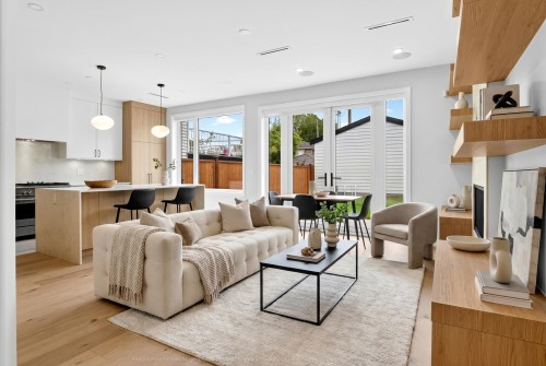 2-2741 7Th Avenue E, Vancouver, BC - Indoor Photo Showing Living Room