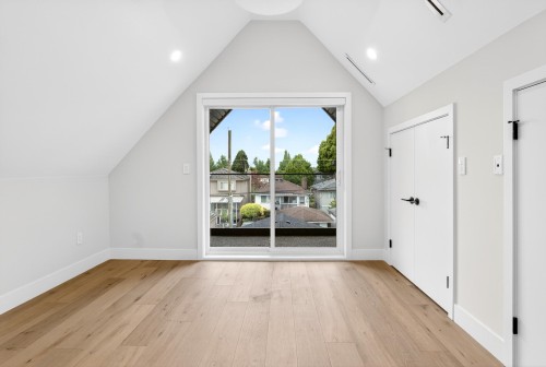 2-2741 7Th Avenue E, Vancouver, BC - Indoor Photo Showing Other Room