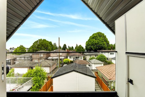 2-2741 7Th Avenue E, Vancouver, BC - Outdoor With Exterior