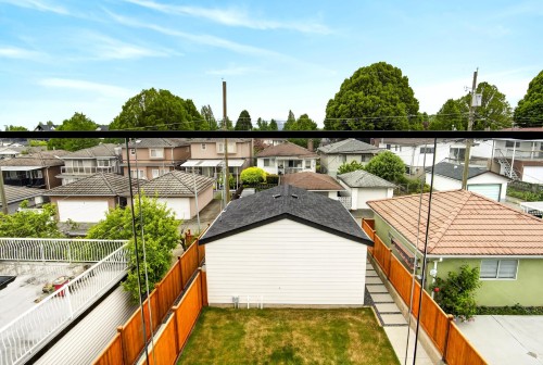 2-2741 7Th Avenue E, Vancouver, BC - Outdoor With Exterior