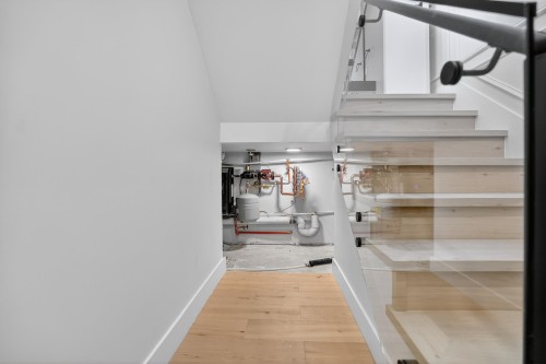 2-2741 7Th Avenue E, Vancouver, BC - Indoor Photo Showing Other Room
