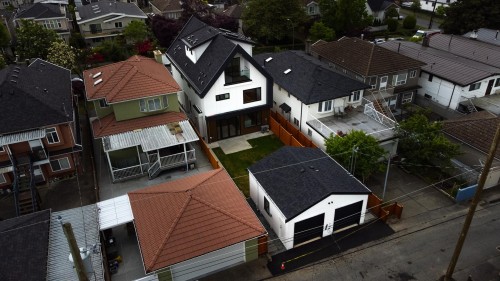 2-2741 7Th Avenue E, Vancouver, BC - Outdoor