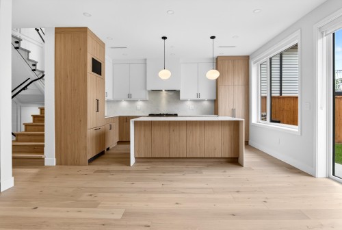 2-2741 7Th Avenue E, Vancouver, BC - Indoor Photo Showing Kitchen