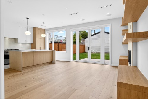 2-2741 7Th Avenue E, Vancouver, BC - Indoor Photo Showing Kitchen