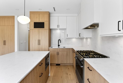 2-2741 7Th Avenue E, Vancouver, BC - Indoor Photo Showing Kitchen With Double Sink With Upgraded Kitchen