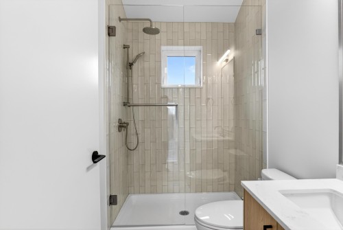 2-2741 7Th Avenue E, Vancouver, BC - Indoor Photo Showing Bathroom