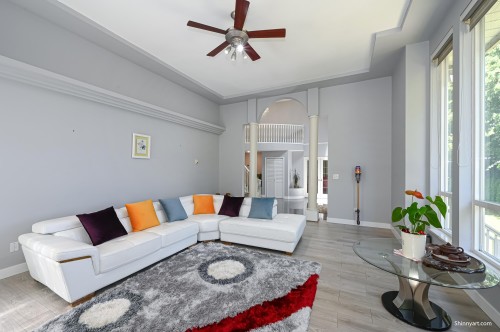 6339 Canada Way, Burnaby, BC - Indoor Photo Showing Living Room