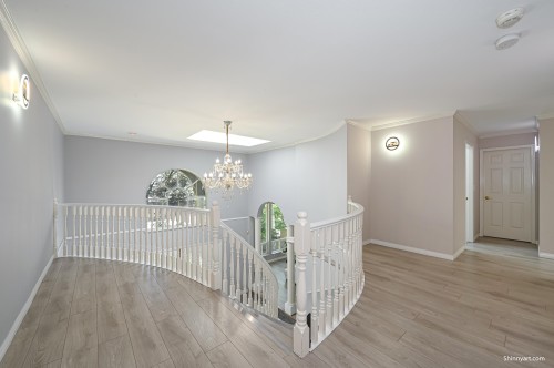 6339 Canada Way, Burnaby, BC - Indoor Photo Showing Other Room
