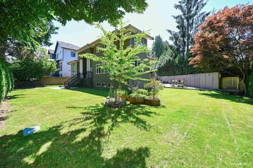 6339 Canada Way, Burnaby, BC - Outdoor