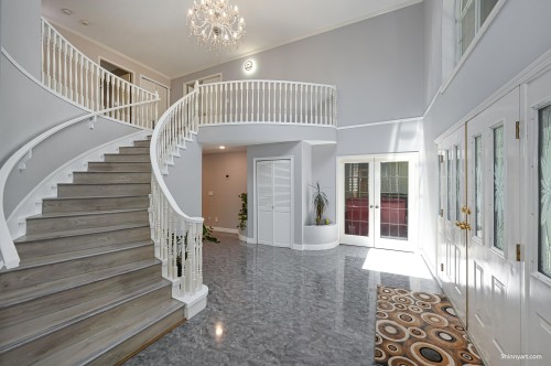 6339 Canada Way, Burnaby, BC - Indoor Photo Showing Other Room