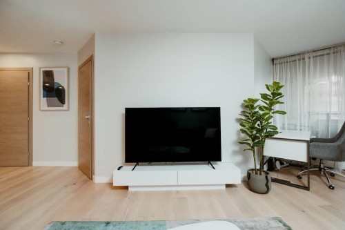 407-1455 Robson Street , Vancouver, BC V6G 1C1 4
