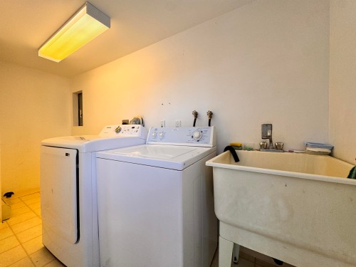 Lower-120 Springer Avenue , Burnaby, BC V5B 3K3 3