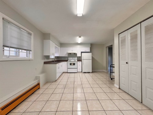 Lower-120 Springer Avenue , Burnaby, BC V5B 3K3 4