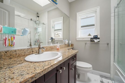 3054 5Th Avenue E, Vancouver, BC - Indoor Photo Showing Bathroom