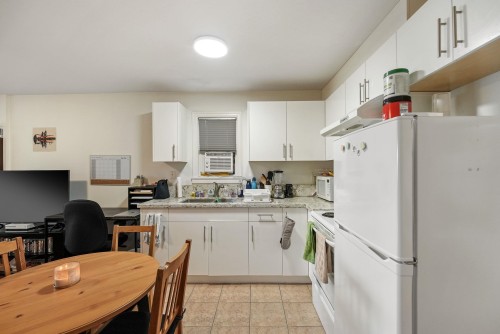 3054 5Th Avenue E, Vancouver, BC - Indoor Photo Showing Kitchen
