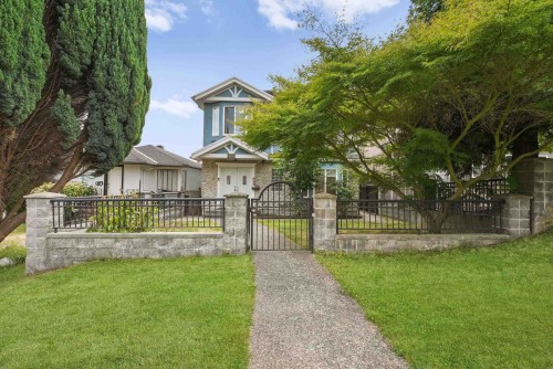 3054 5Th Avenue E, Vancouver, BC - Outdoor