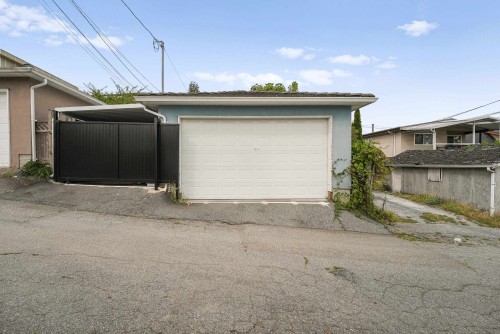 3054 5Th Avenue E, Vancouver, BC - Outdoor With Exterior