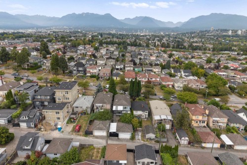 3054 5Th Avenue E, Vancouver, BC - Outdoor With View
