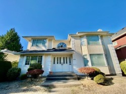 469 40 Avenue W Vancouver, BC V5Y 2R5