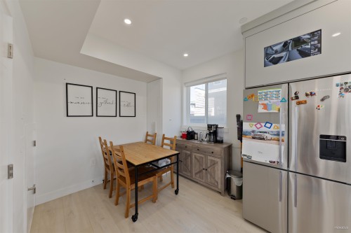 6532 Knight Street, Vancouver, BC - Indoor