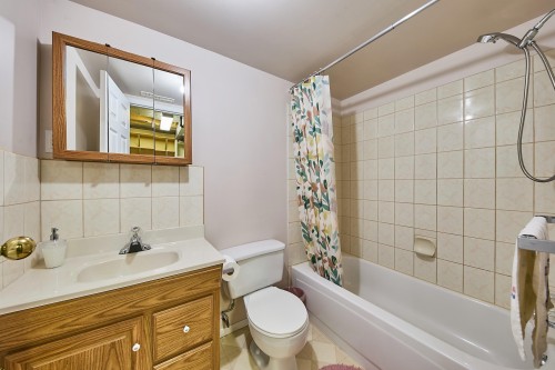2944 Valleyvista Drive, Coquitlam, BC - Indoor Photo Showing Bathroom
