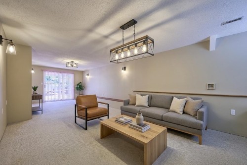 2944 Valleyvista Drive, Coquitlam, BC - Indoor Photo Showing Living Room