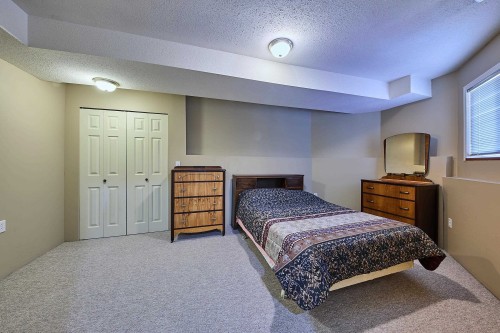 2944 Valleyvista Drive, Coquitlam, BC - Indoor Photo Showing Bedroom