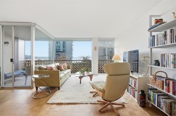 102-2135 Argyle Avenue  West Vancouver, BC V7V 1A5